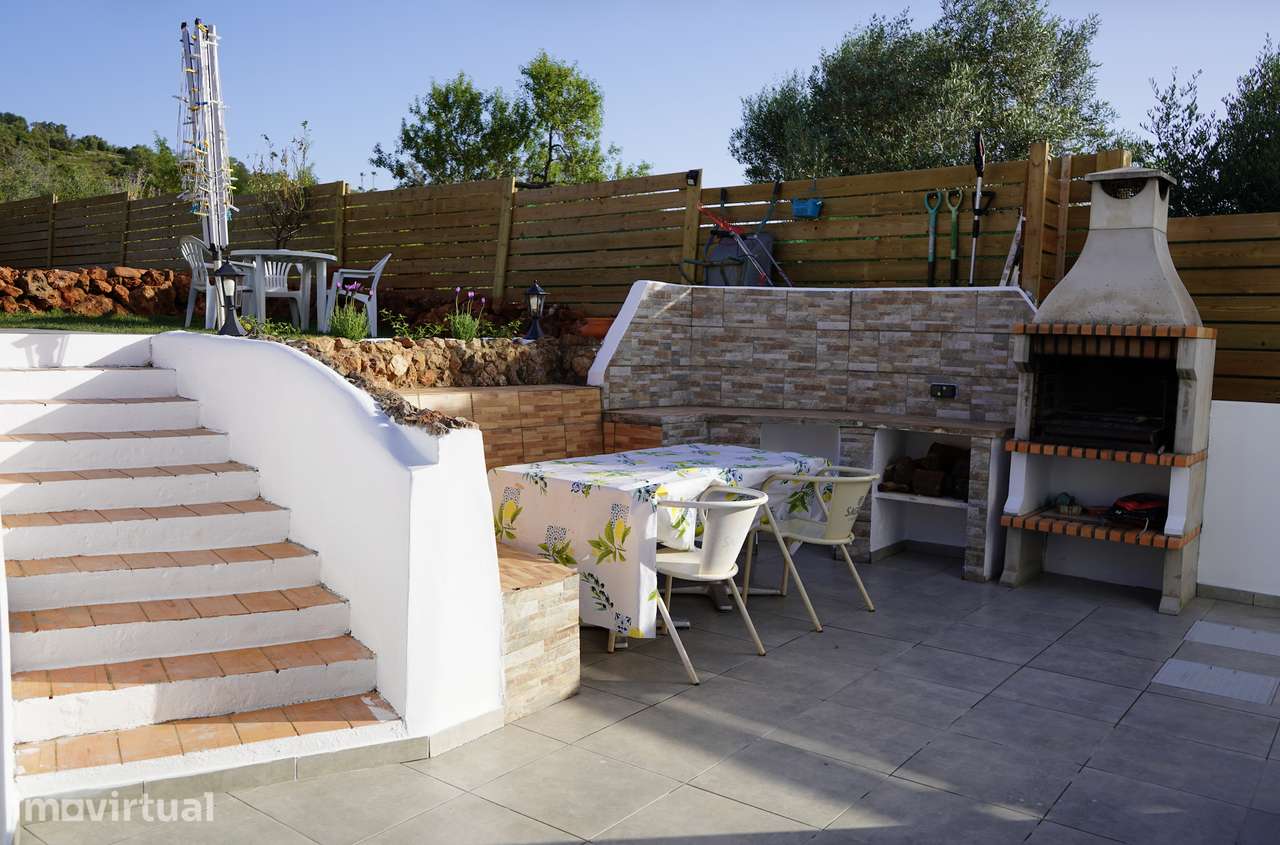 Moradia Renovada com Piscina e Vista Serra - Grande imagem: 4/17