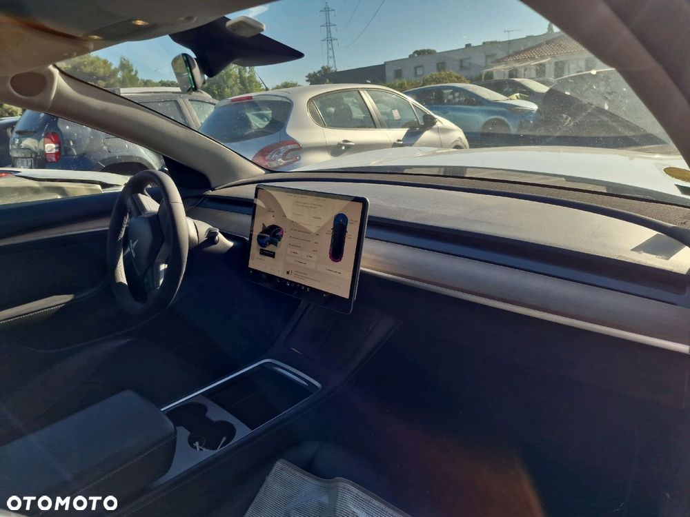 Tesla Model Y RWD - 5