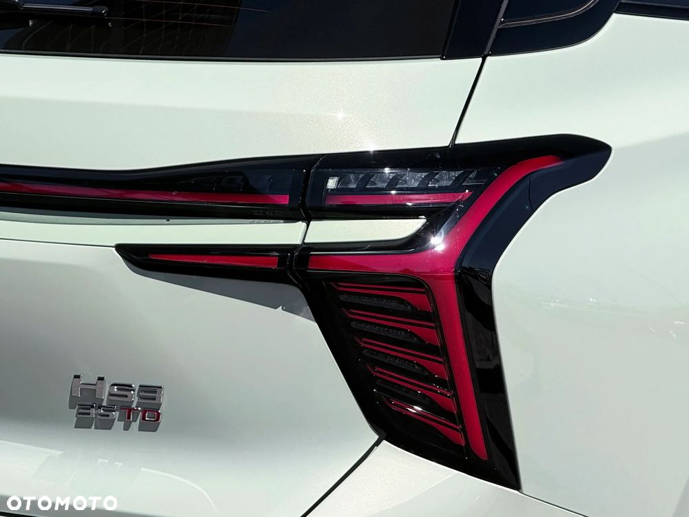Hongqi HS3 - 12