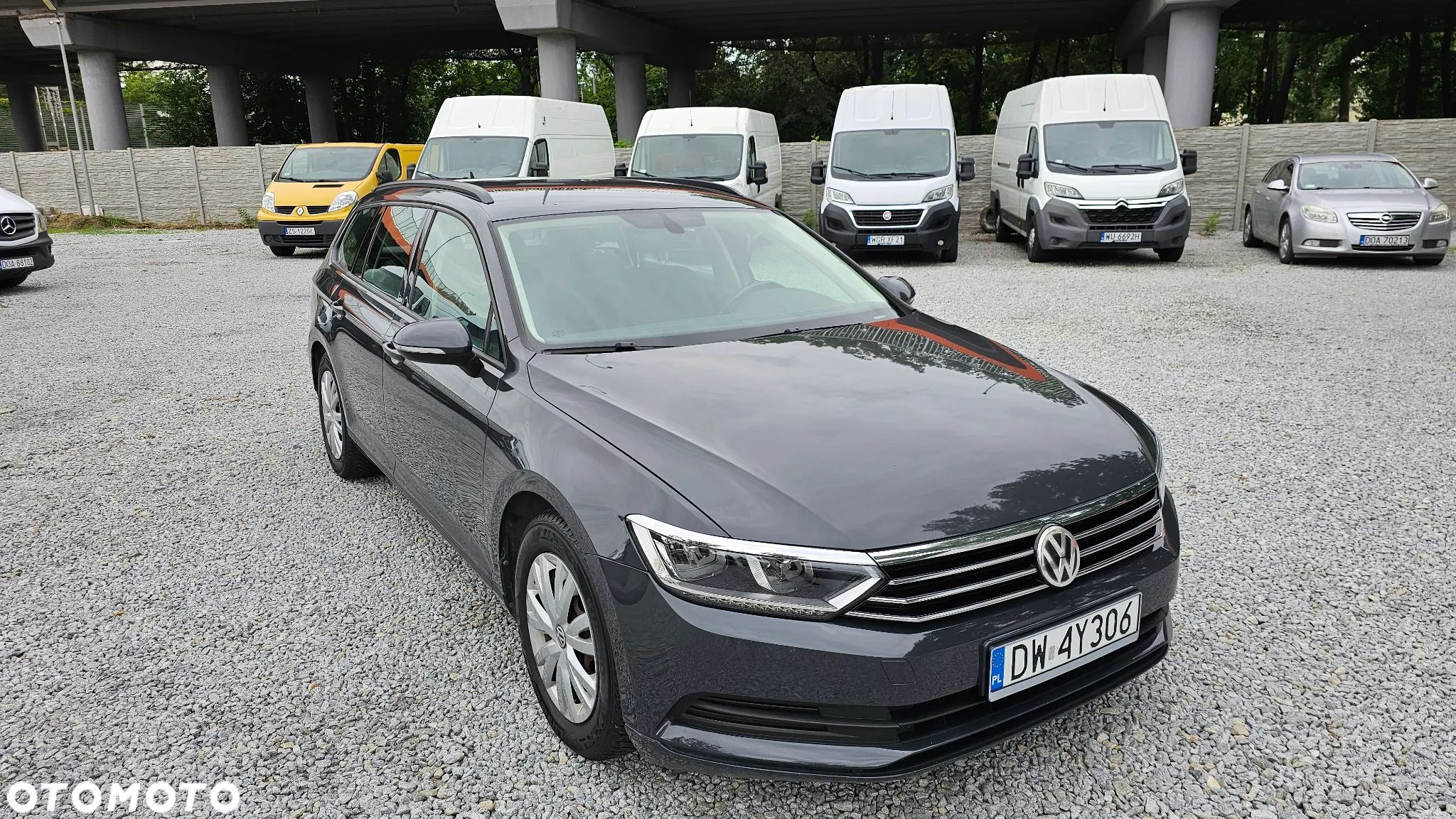 Volkswagen Passat 1.6 TDI BMT Comfortline - 1