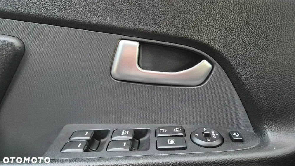 Kia Sportage 2.0 CVVT 2WD Automatik Spirit - 13