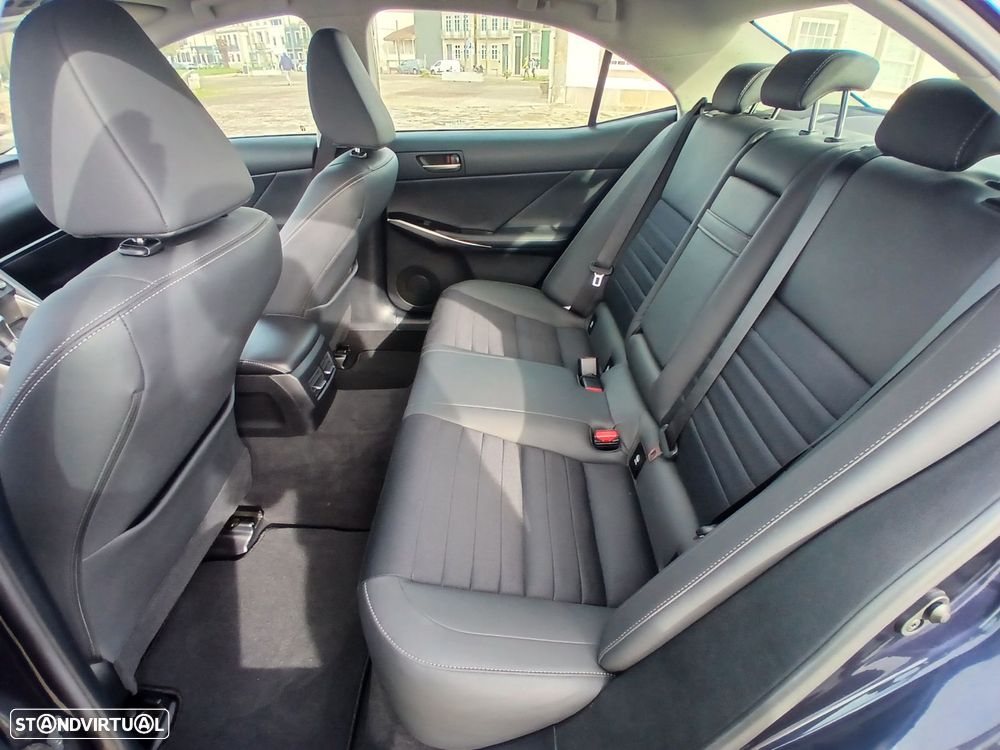 Lexus IS 300H Executive - 17