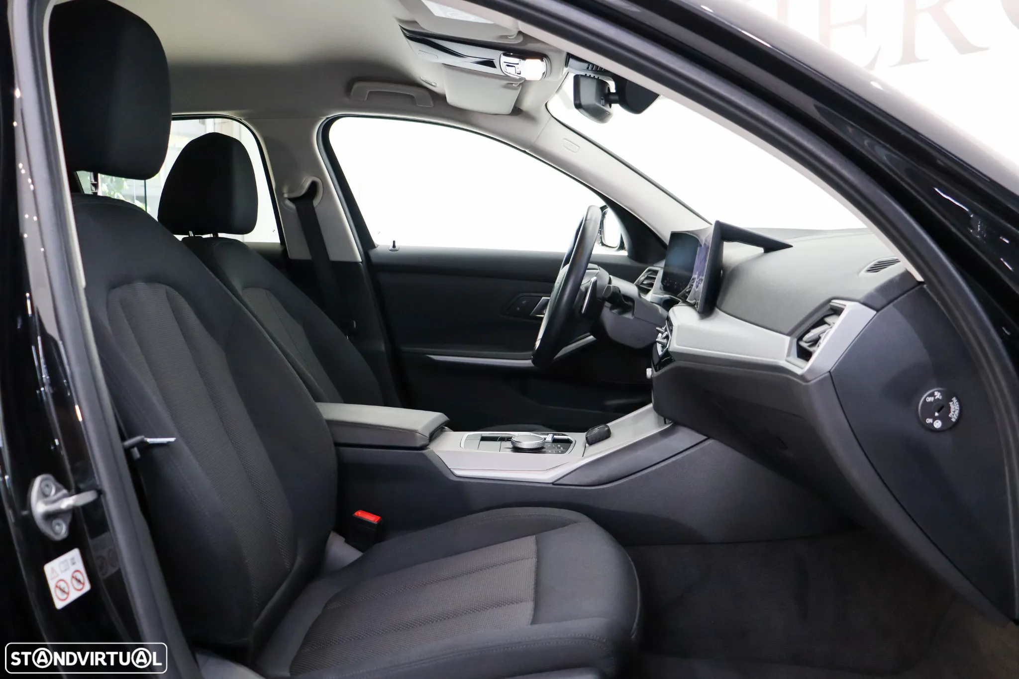 BMW 320 e Touring Auto - 32