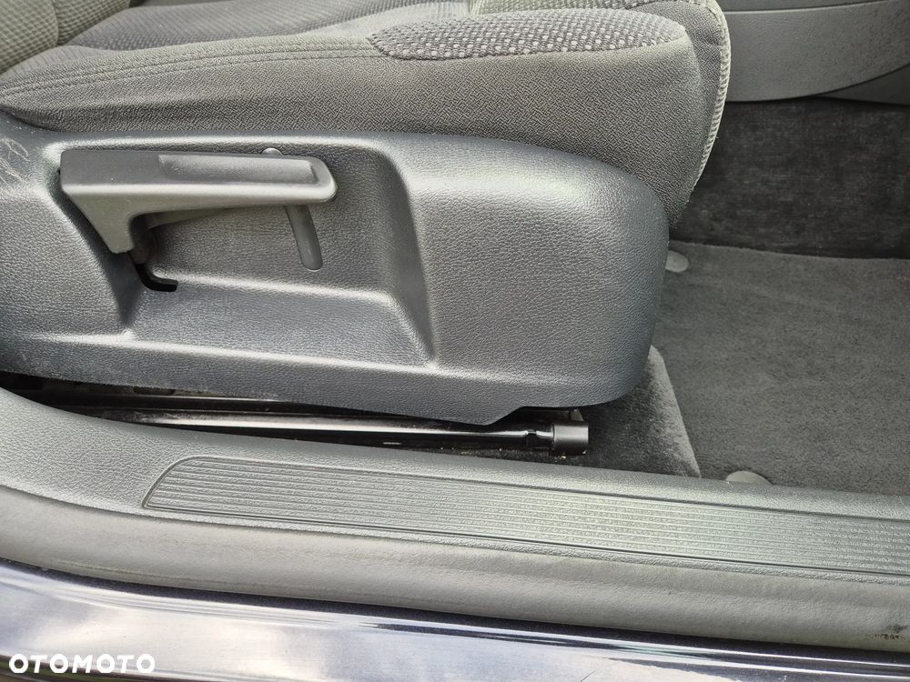 Volkswagen Passat 2.0 TDI DPF BlueMotion Technology Comfortline - 9