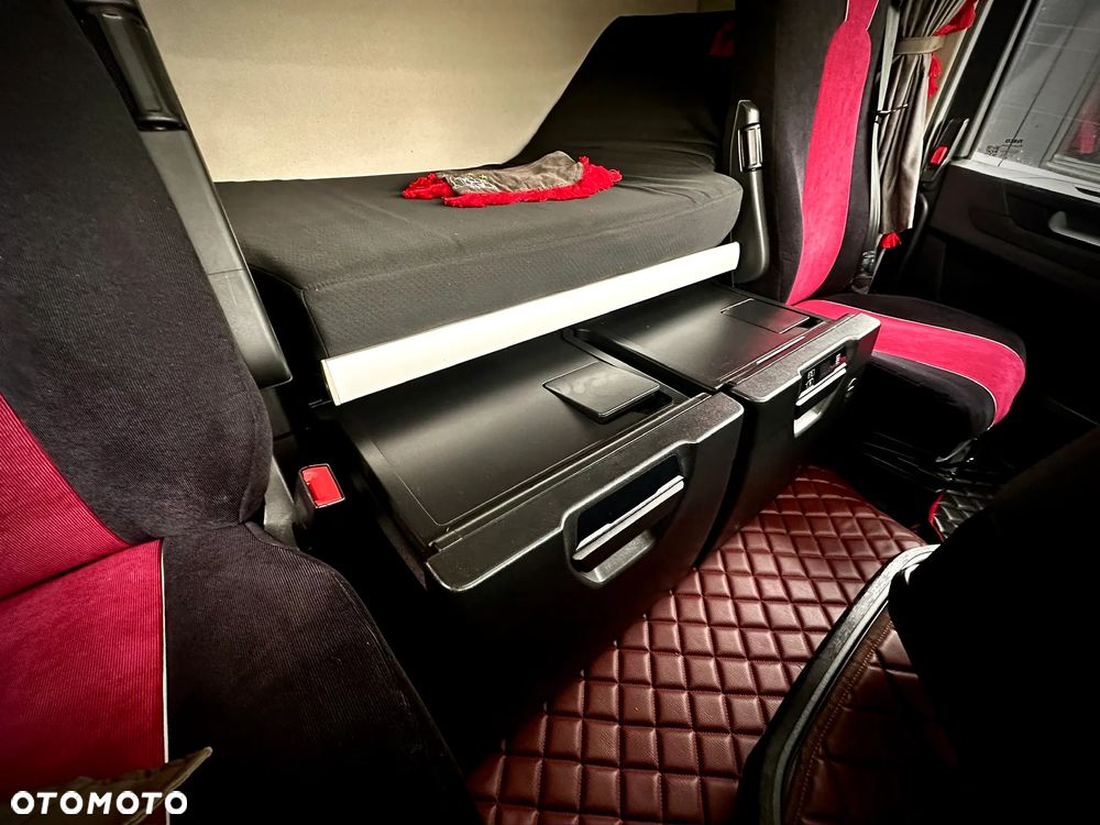 Iveco IVECO S-WAY 490 AS - 19