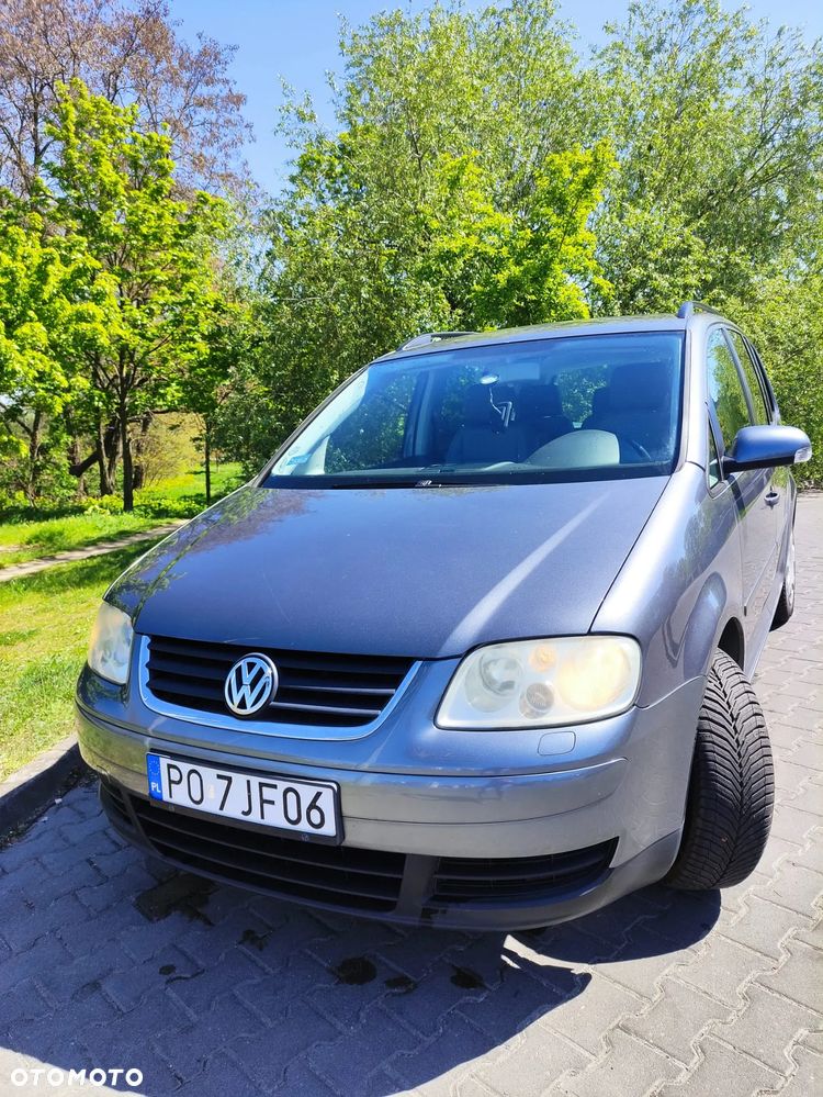 Volkswagen Touran 1.6 FSI Basis - 4