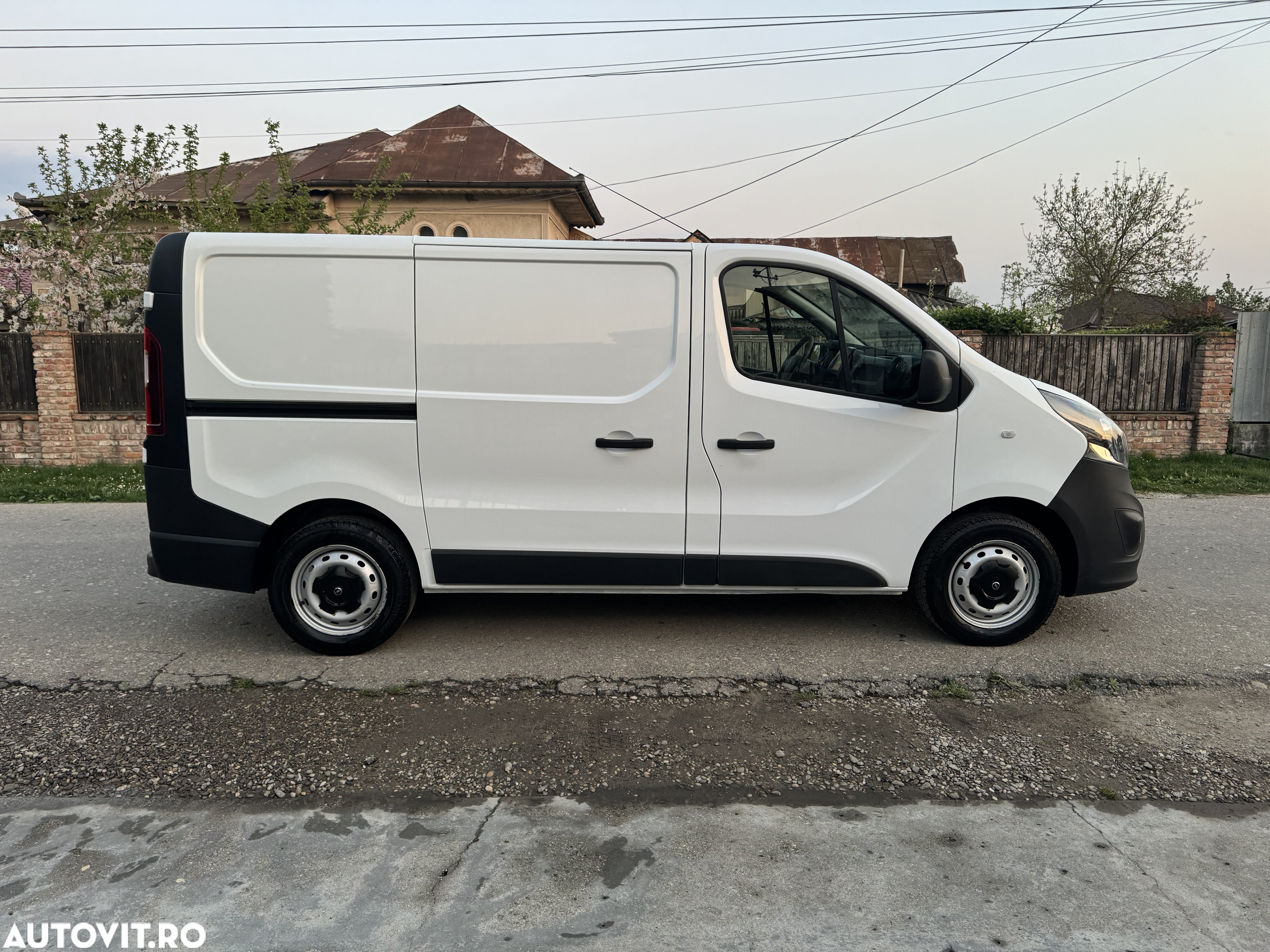 Opel Vivaro - 13