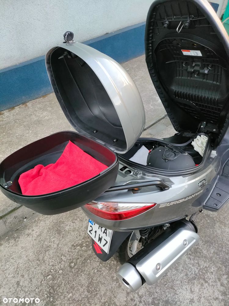 Suzuki Burgman - 9