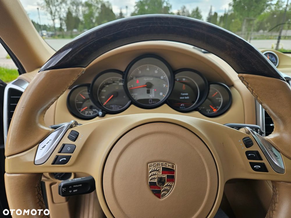 Porsche Cayenne - 32