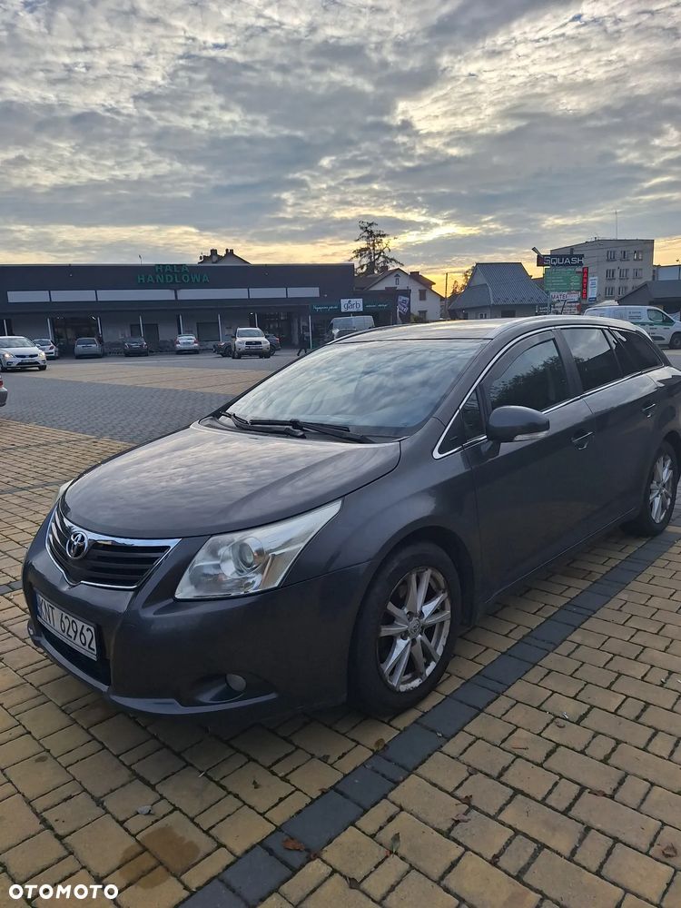 Toyota Avensis - 10