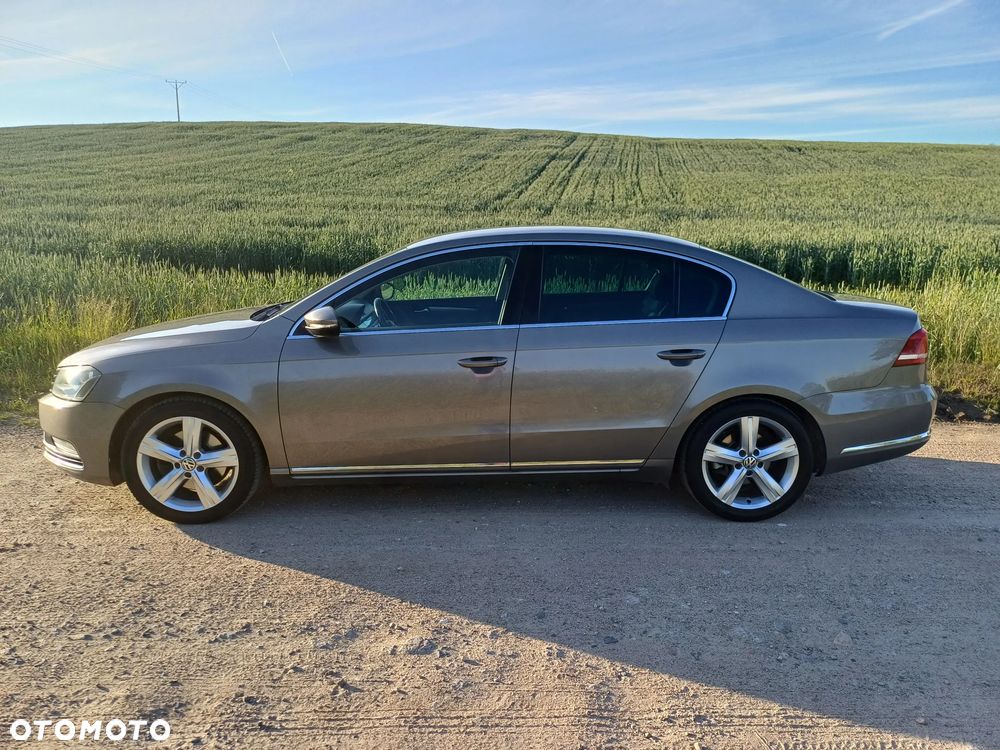 Volkswagen Passat 2.0 TDI 4Motion BlueMotion Technol Comfortline - 4