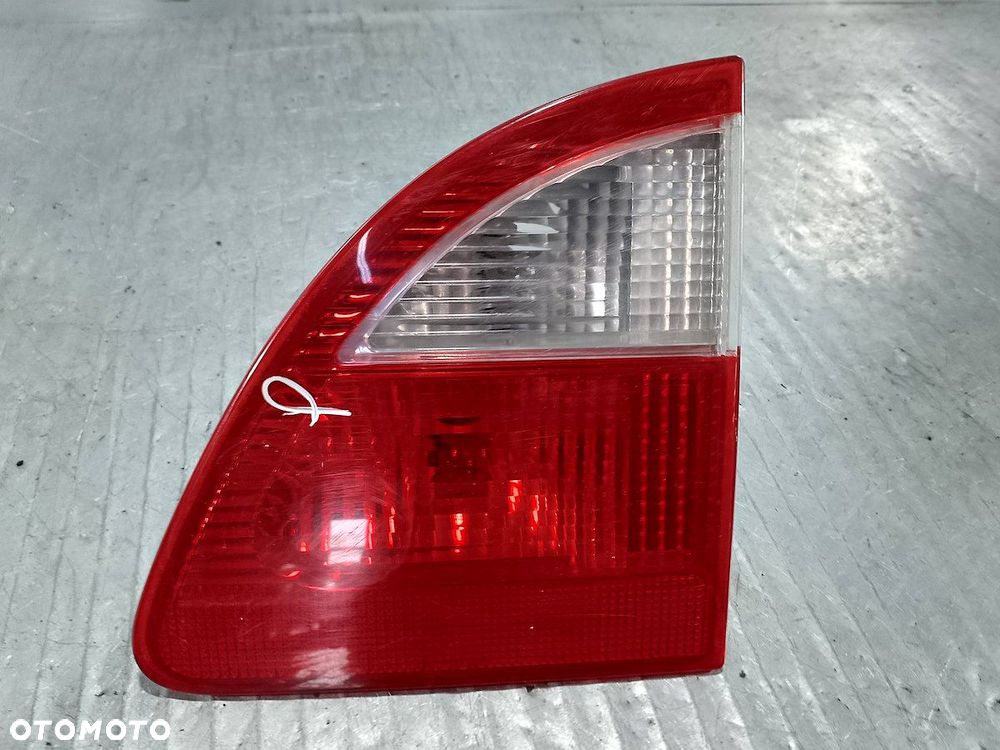 LAMPA TYLNA PRAWA W KLAPE FORD GALAXY MK II 7M5945094B  2NR964365-026 - 1