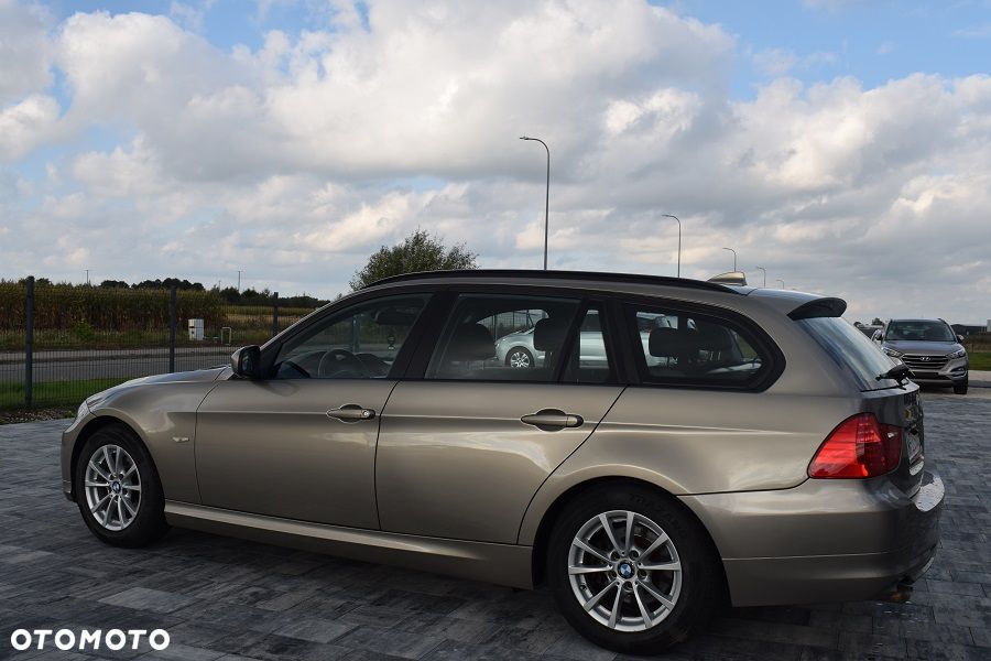 BMW Seria 3 318d DPF Edition Sport - 4