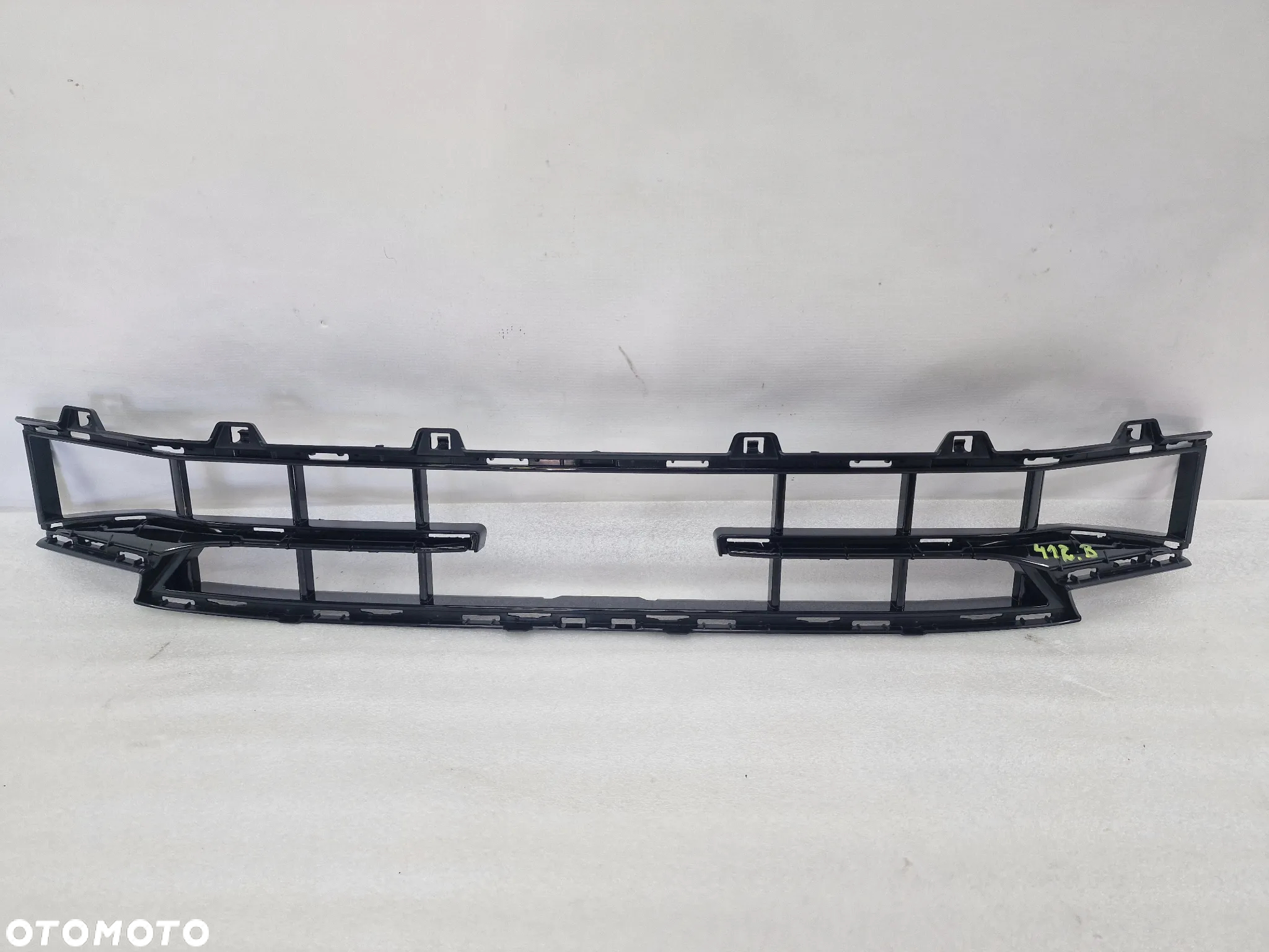 BMW 1 F40 SPORT 19- KRATKA ŚRODKOWA ZDERZAKA PRZEDNIEGO PRZÓD , NR 511117462937 / 17462937 / 211636 / 51117462936 / 7462936 ,  NR AUKCJI KR412 - 15