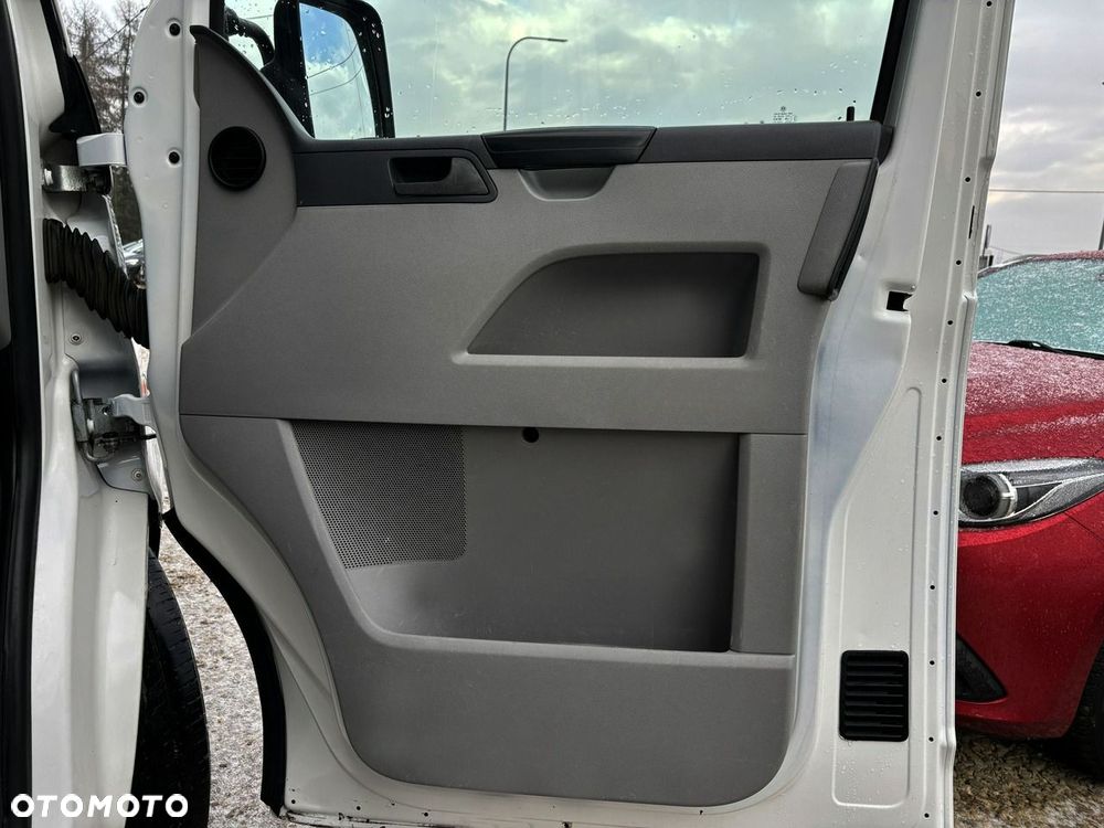 Volkswagen Transporter - 25