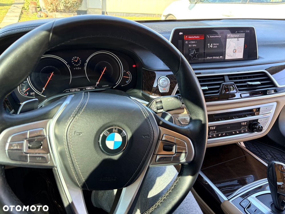BMW Seria 7 750i xDrive Edition Exclusive - 11