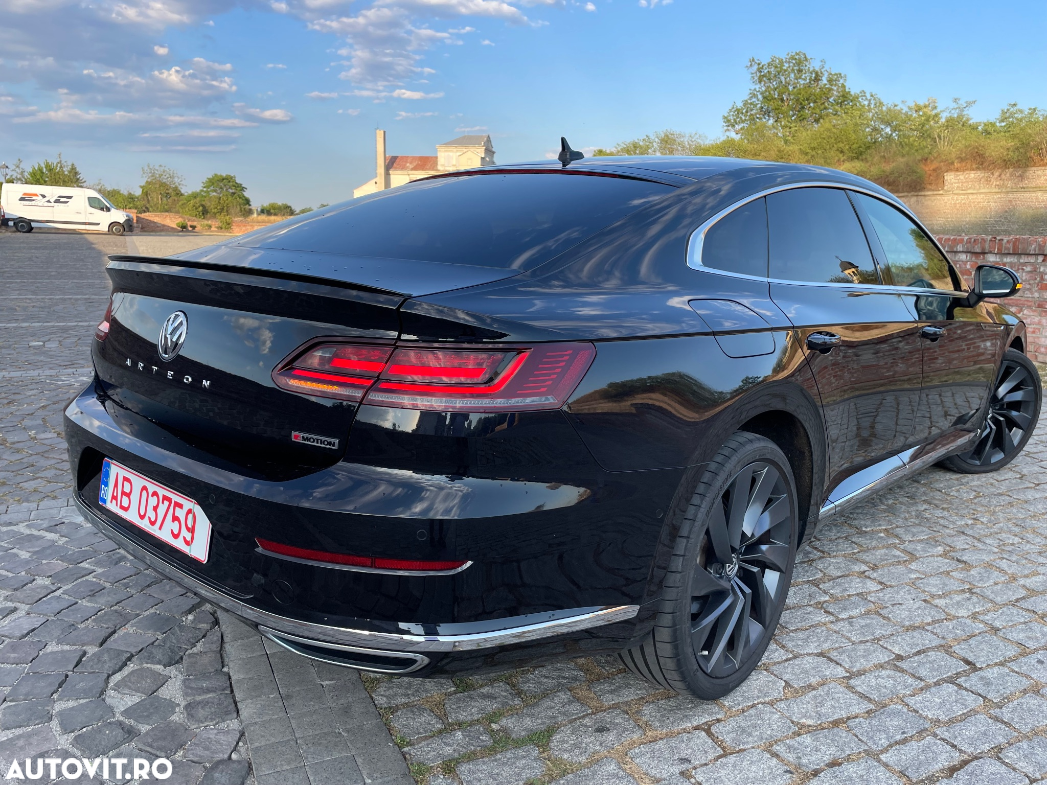 Volkswagen ARTEON 2.0 TDI DSG 4Motion R-Line - 12