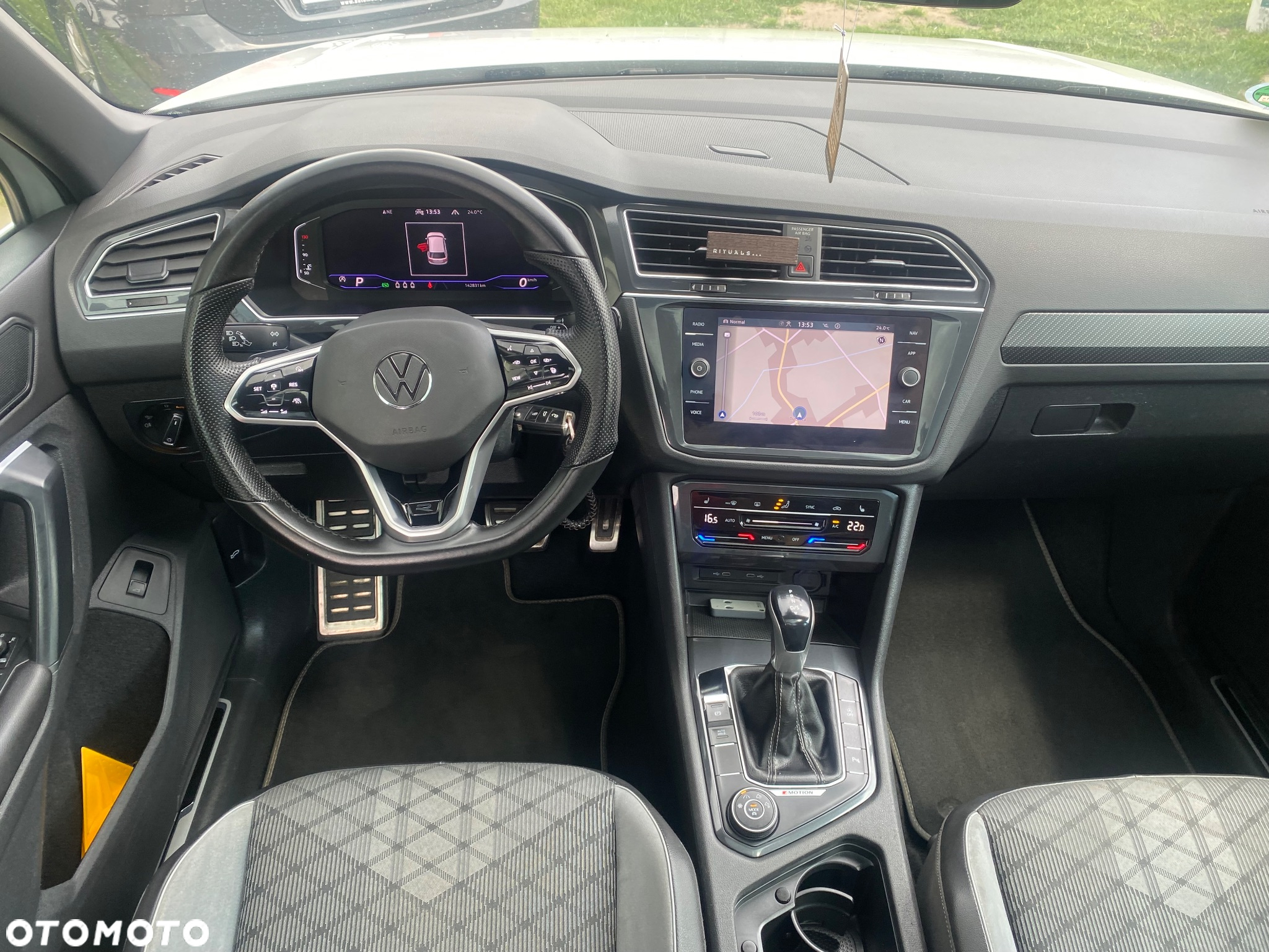 Volkswagen Tiguan 2.0 TDI SCR 4MOTION DSG R-Line - 33