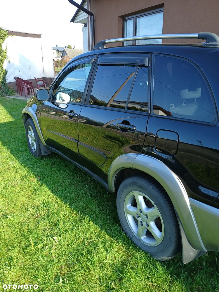 Toyota RAV4 2.0 - 7