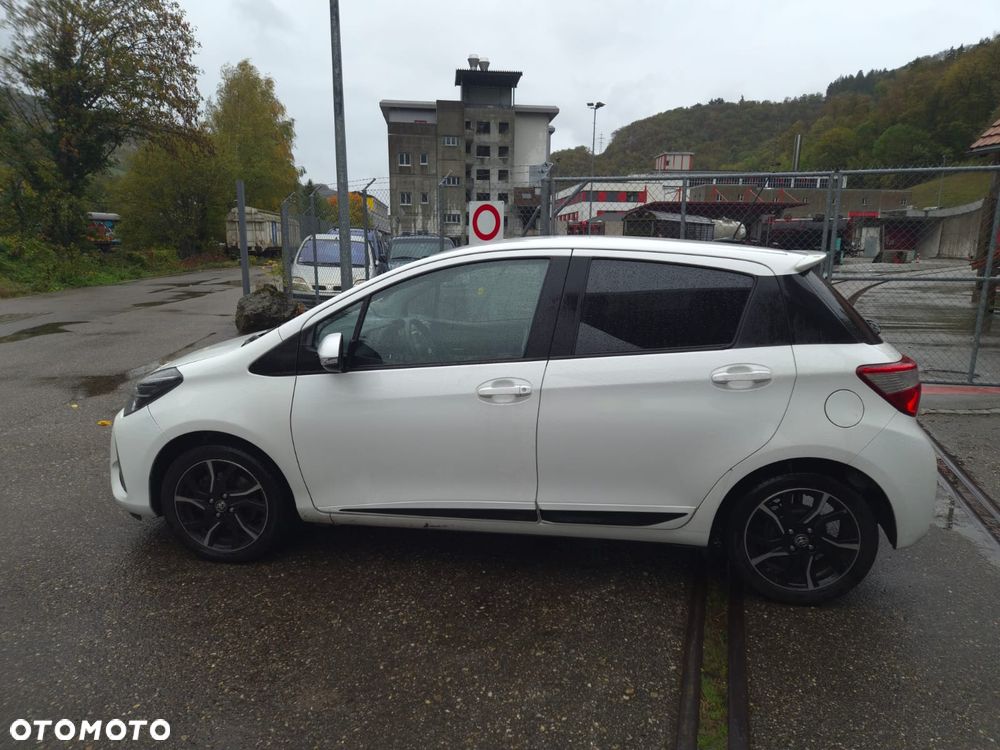 Toyota Yaris 1.5 Dynamic - 7