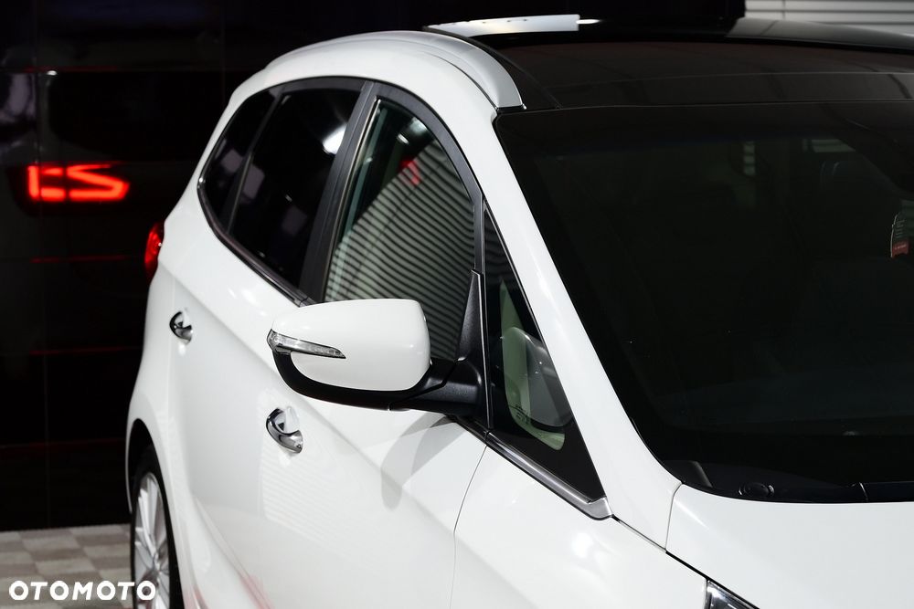 Kia Carens 1.7 CRDi M - 38