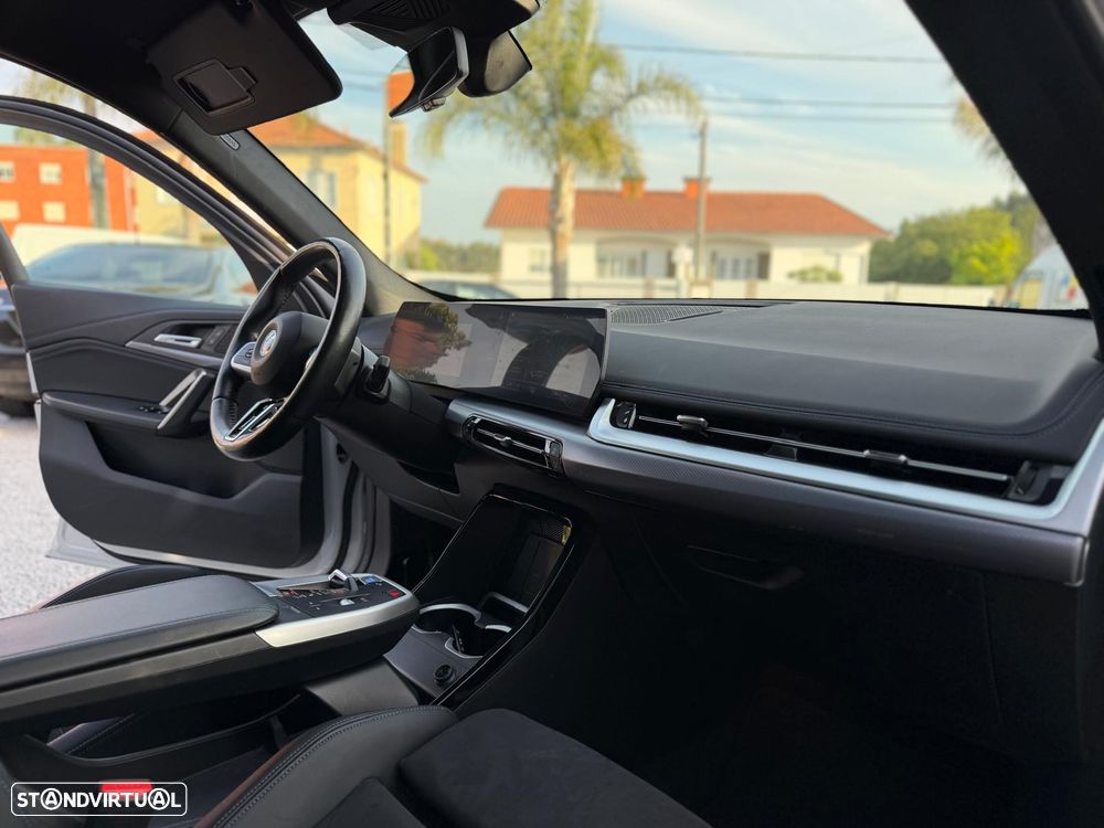 BMW iX1 xDrive30 M Sport Pack - 17