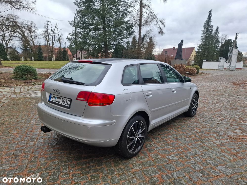 Audi A3 Sportback 1.4 TFSI Attraction - 4