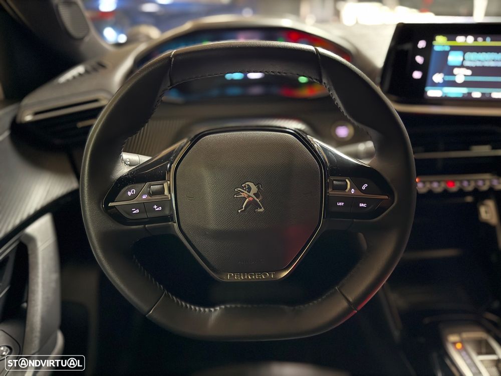 Peugeot e-2008 Allure - 17
