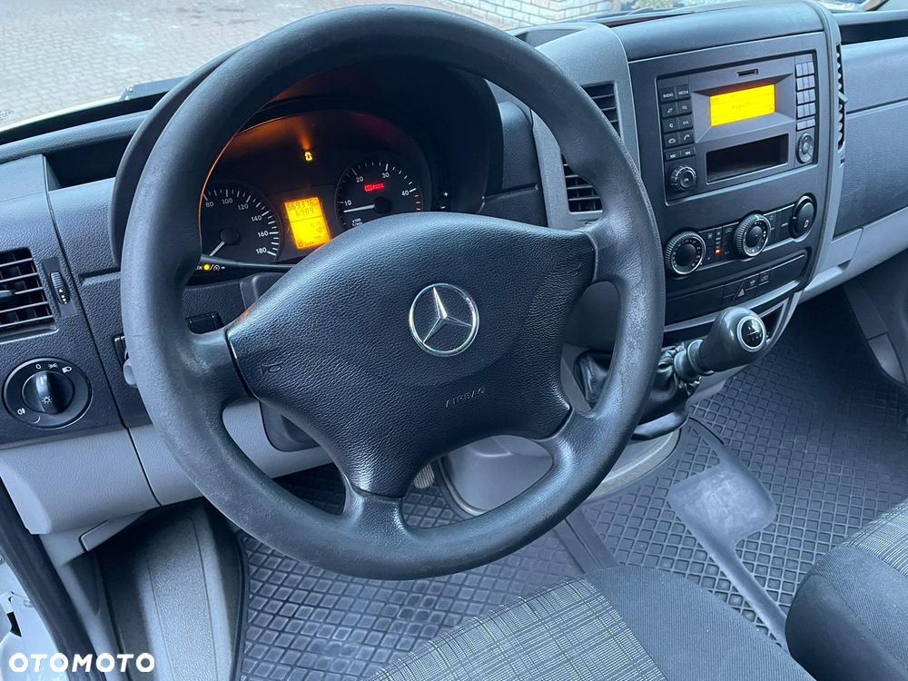Mercedes-Benz SPRINTER - 25