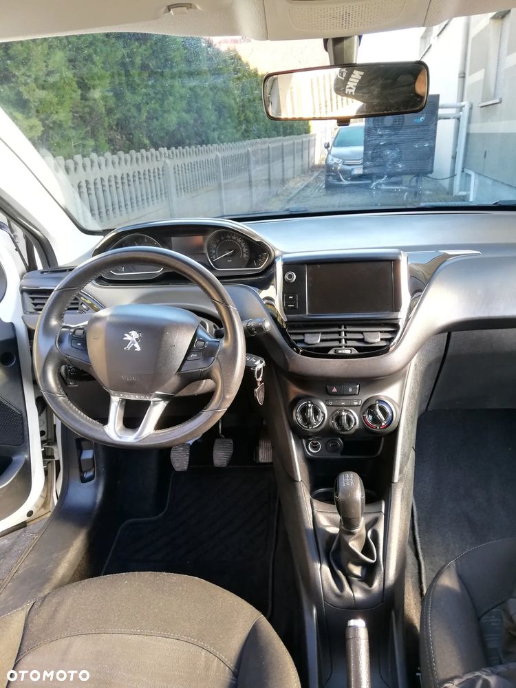 Peugeot 208 - 9