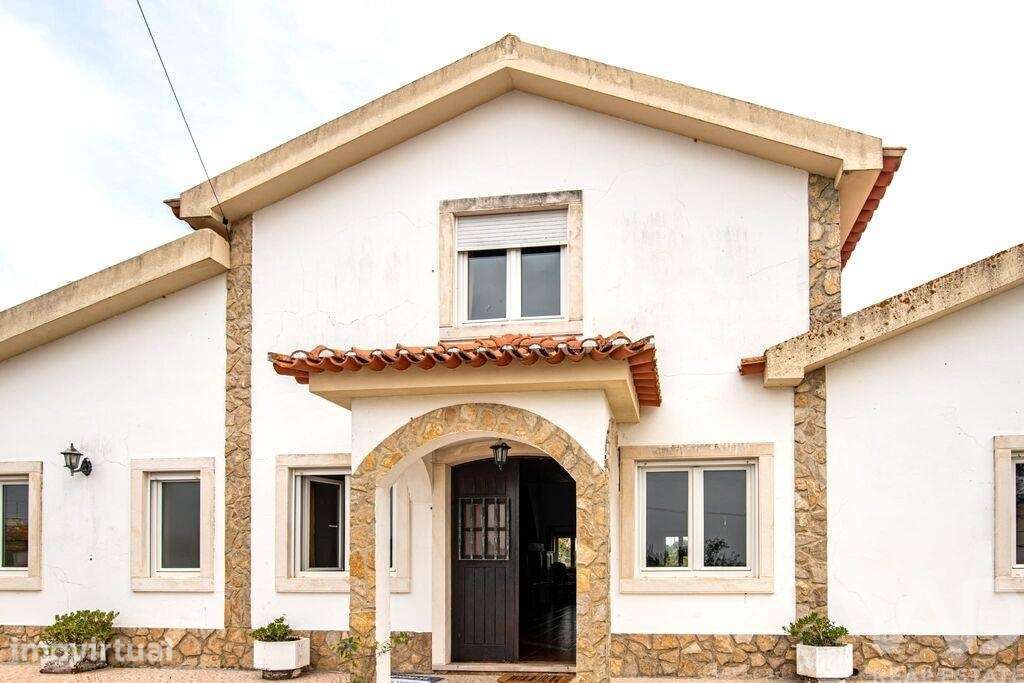 Casa / Villa T6 em Azoia de Cima e Tremês de 298,00 m2 - Grande imagem: 3/30