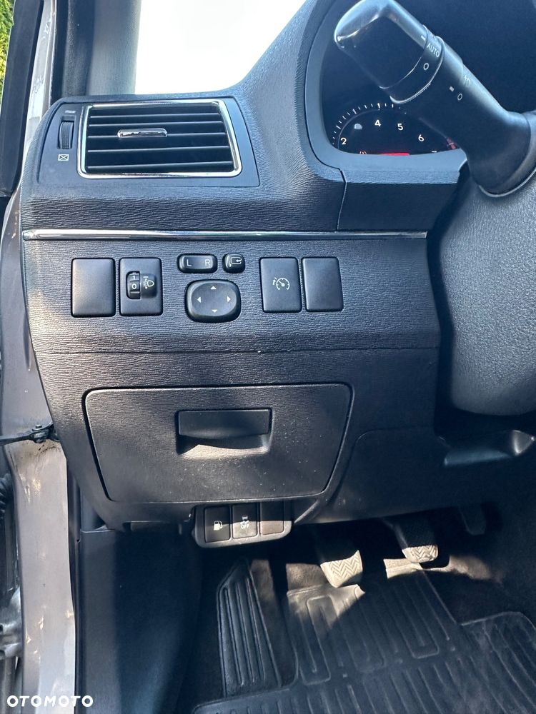 Toyota Avensis 1.8 Comfort - 15