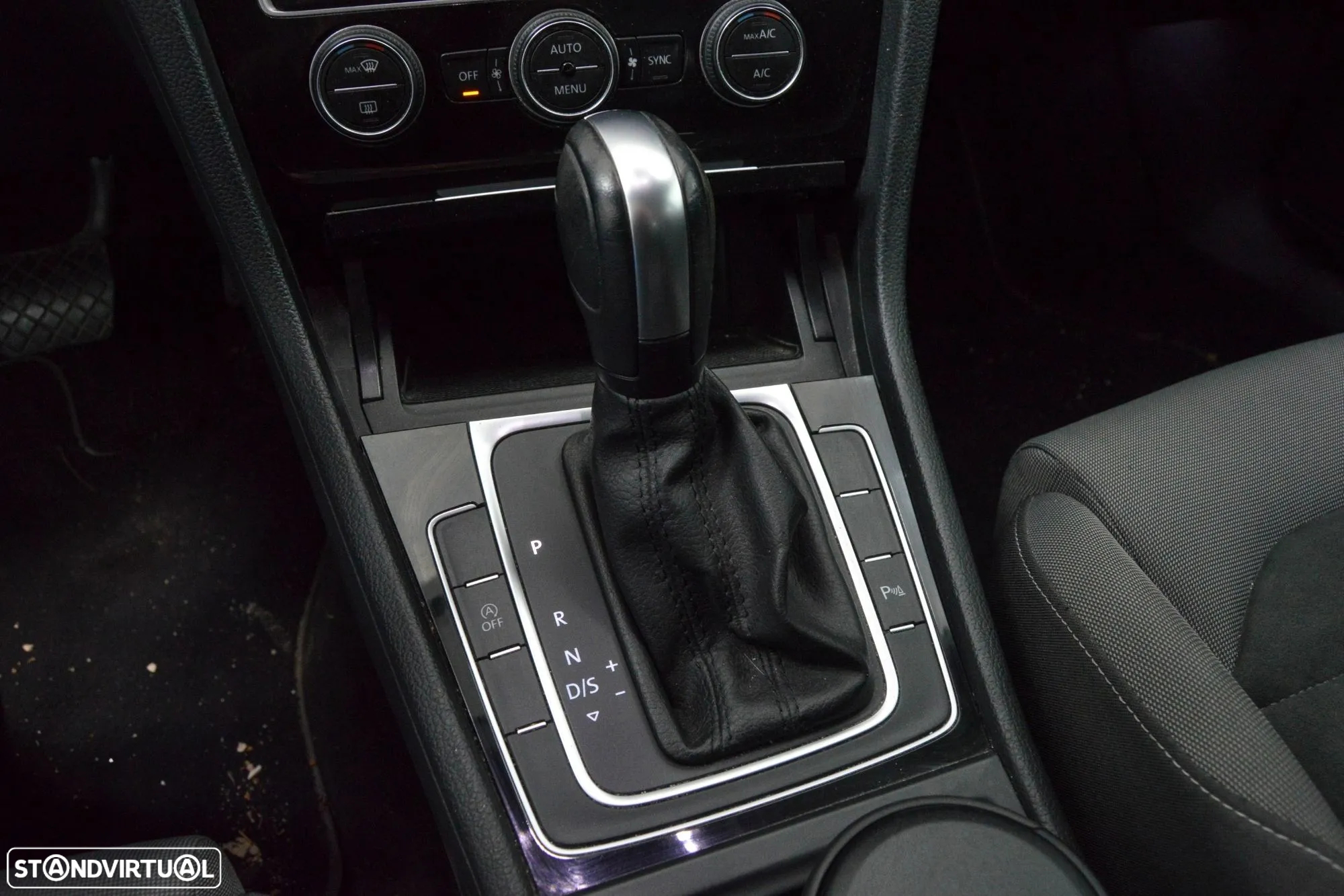 VW Golf Variant 2.0 TDi Highline DSG - 43
