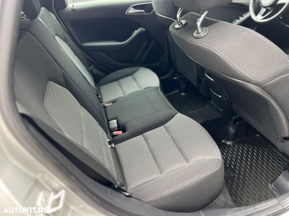 Mercedes-Benz B 180 BlueEfficiency 7G-DCT - 32