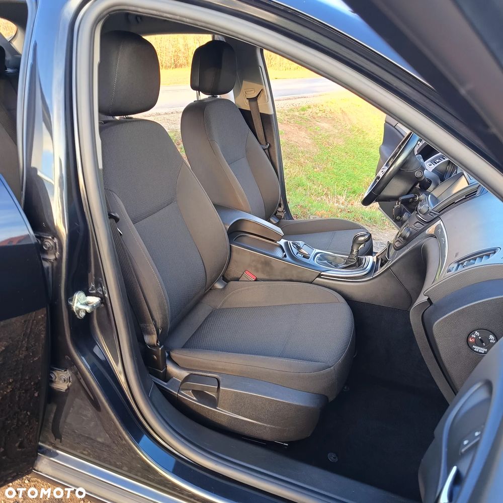 Opel Insignia - 8