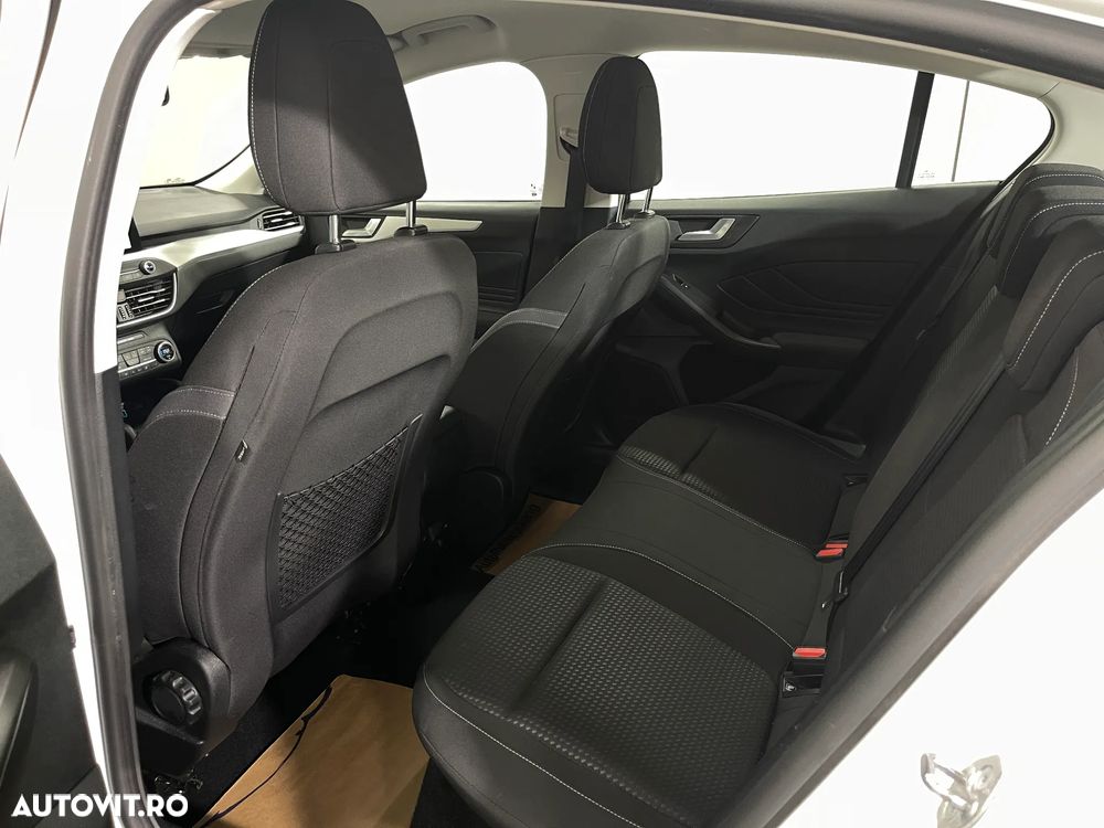 Ford Focus 1.0 EcoBoost Trend Edition - 12