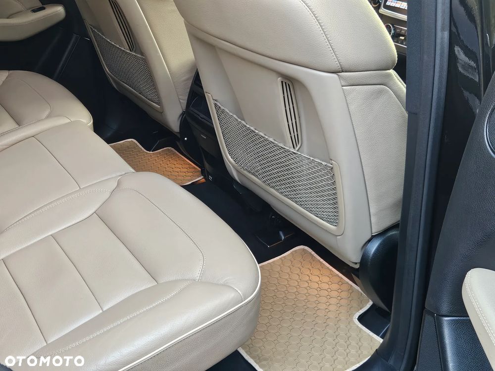 Mercedes-Benz ML - 15