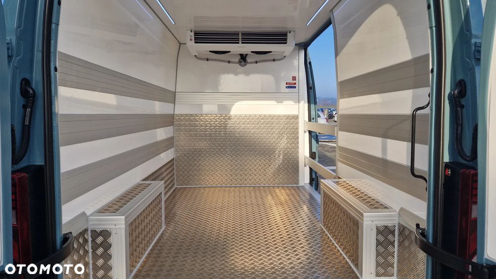 Renault MASTER IZOTERMA - 28