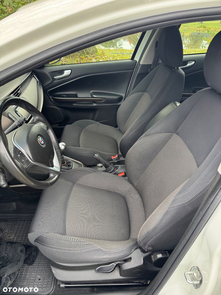 Alfa Romeo Giulietta 1.4 TB Distinctive - 14