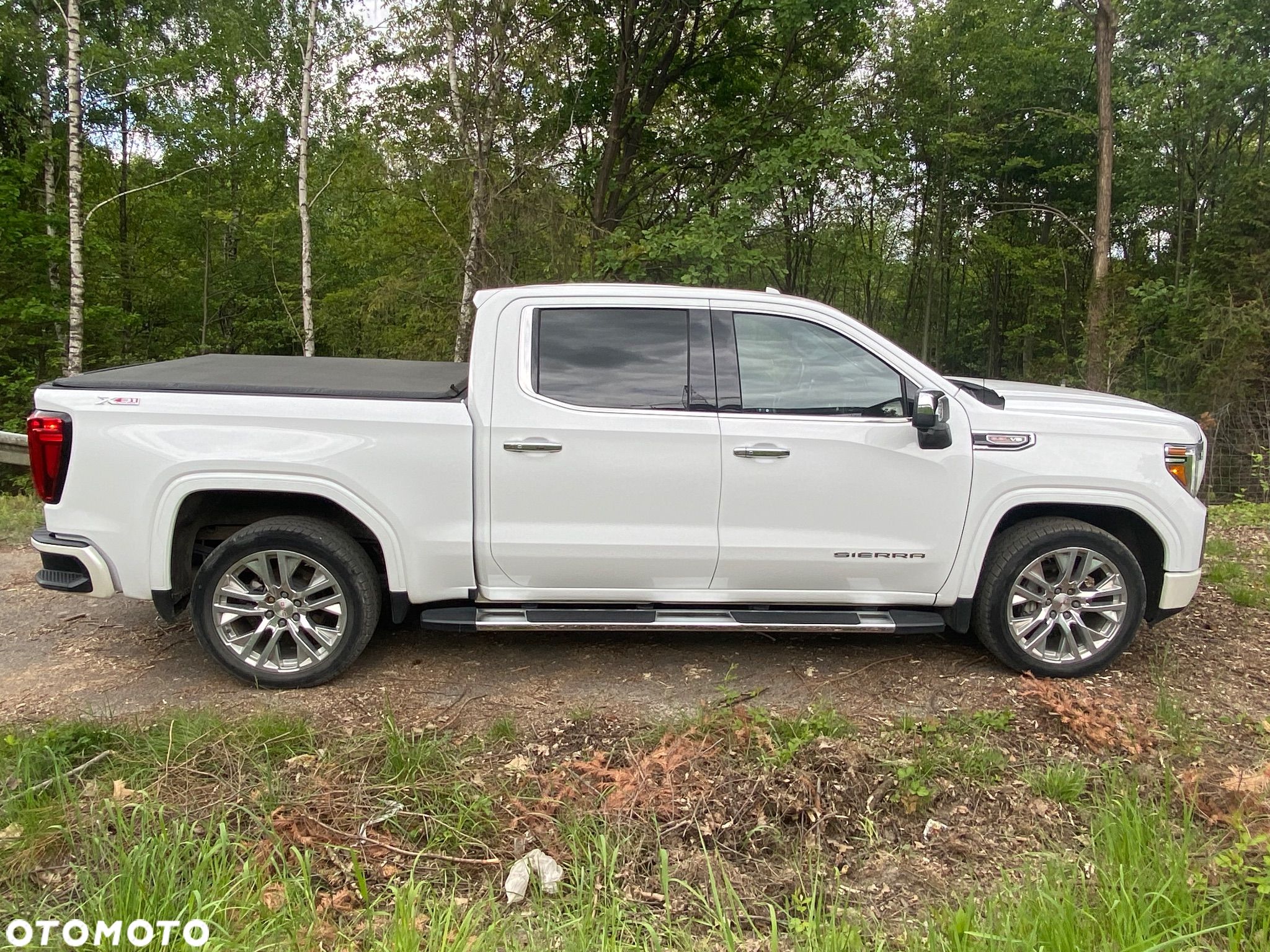 GMC Sierra - 1