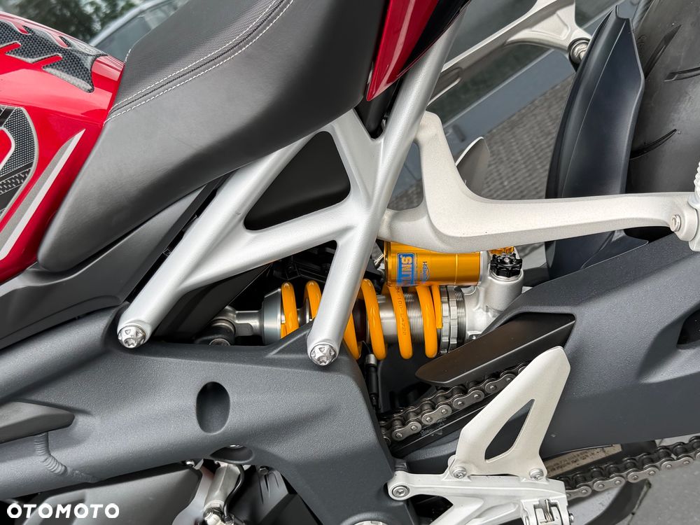 Triumph Speed Triple - 32
