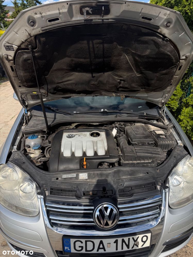 Volkswagen Jetta - 5