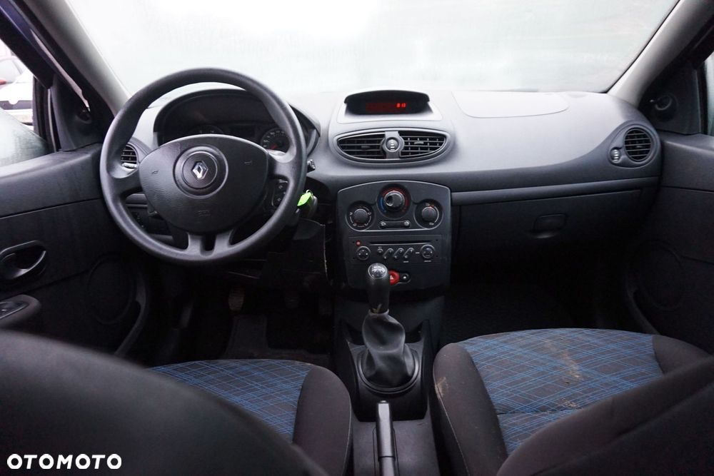 DESKA ROZDZIELCZA AIRBAG KONSOLA CLIO III PH1 RENAULT 2005-2009 - 1
