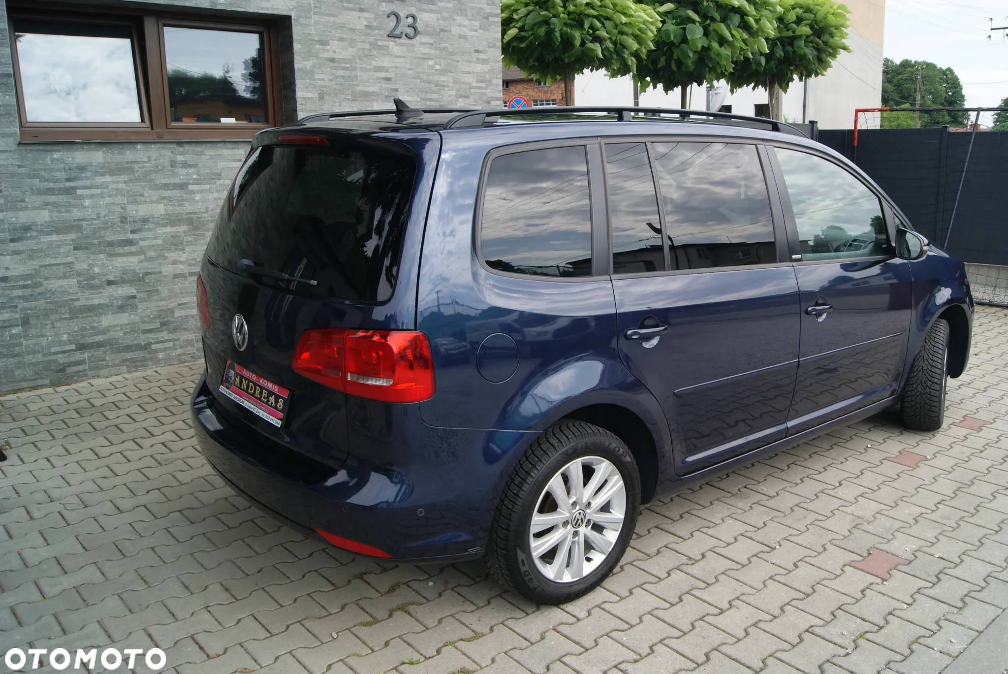 Volkswagen Touran 2.0 TDI DPF DSG STYLE - 9