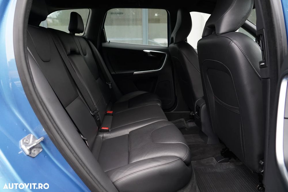 Volvo XC 60 D4 AWD Geartronic Summum - 8