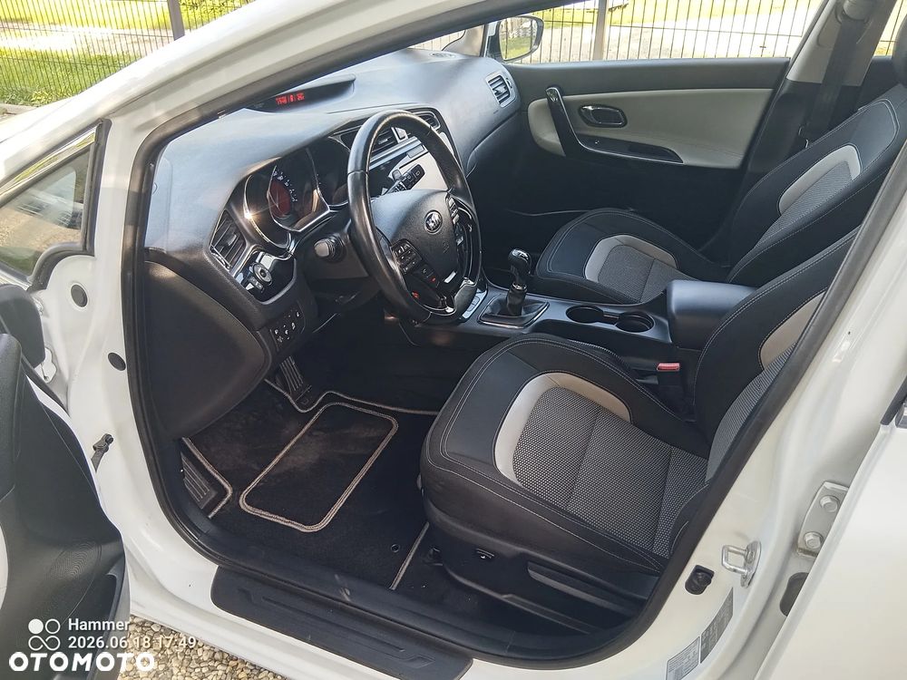 Kia Ceed 1.6 CRDi 136 ISG Vision - 14