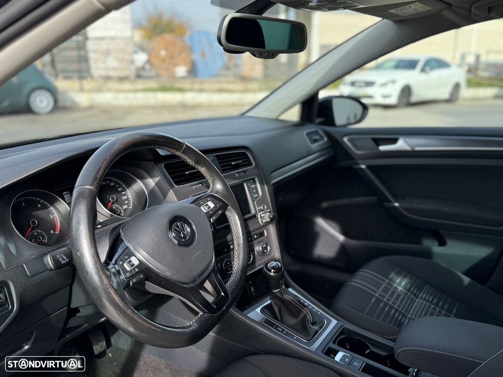 VW Golf 1.6 TDi R-Line - 7