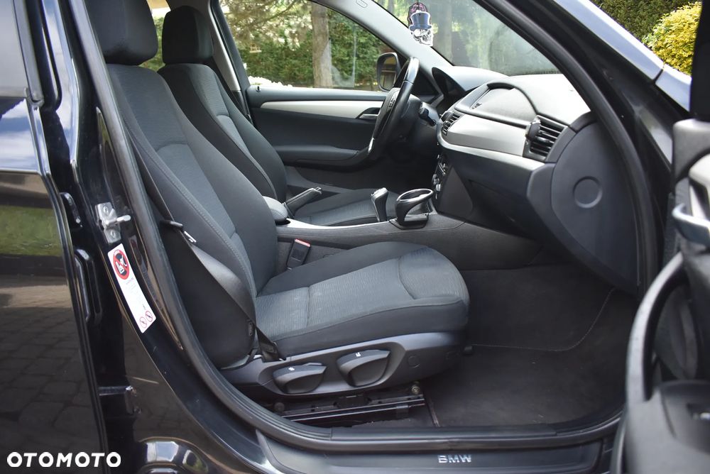 BMW X1 sDrive18d xLine - 26