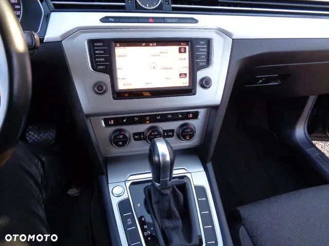 Volkswagen Passat 2.0 TDI BMT Comfortline DSG - 19