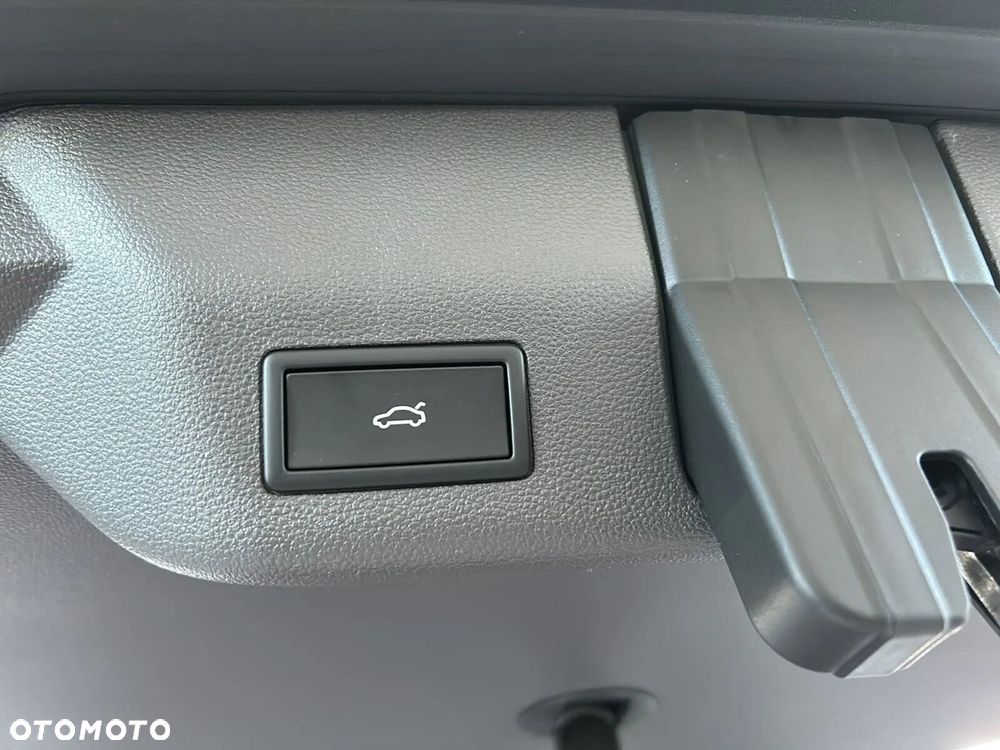 Volkswagen Multivan - 30